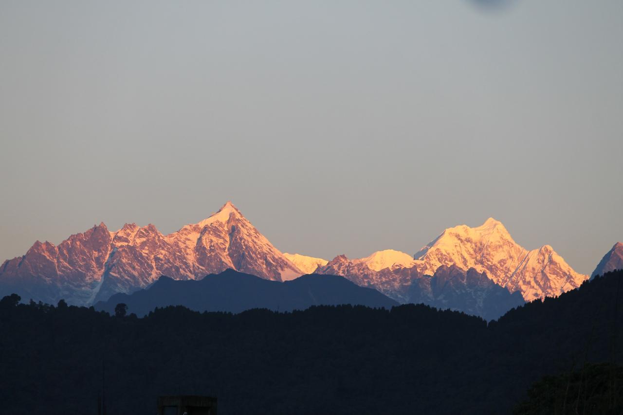 The Lindsay Cheu Den Hotel Gangtok Exterior photo
